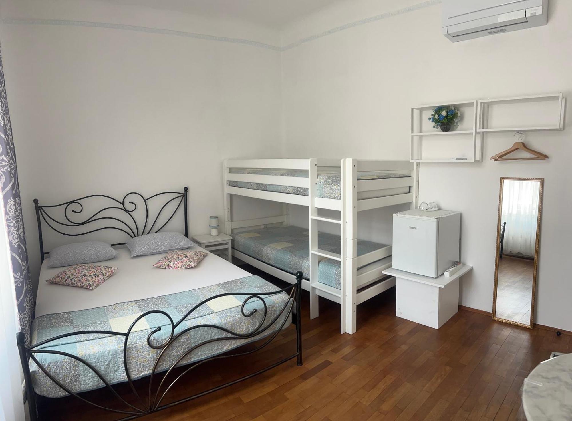 Guest House Izola Ngoại thất bức ảnh